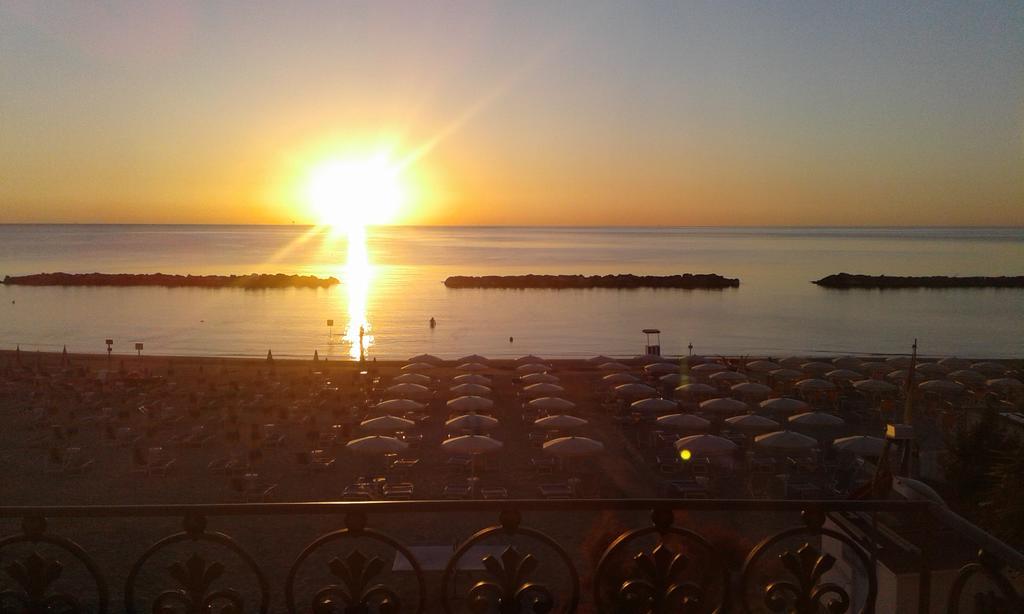 Hotel Baia Marina Cupra Marittima Exterior foto
